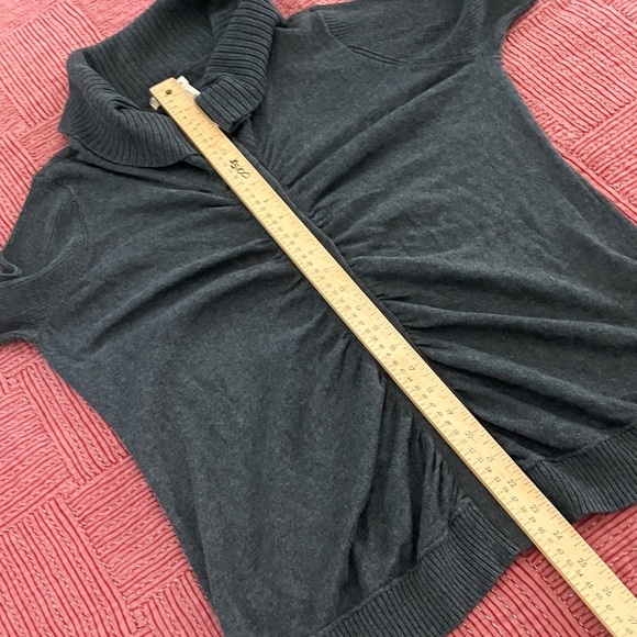 DKNY women’s size large Charcoal Cowl Neck Sweater with large snaps - Picture 6 of 14